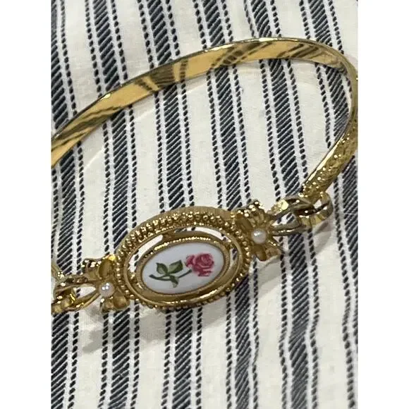 AVON Bracelet gold tones flower floral pearl fantasy victorian danty simple - Picture 5 of 11